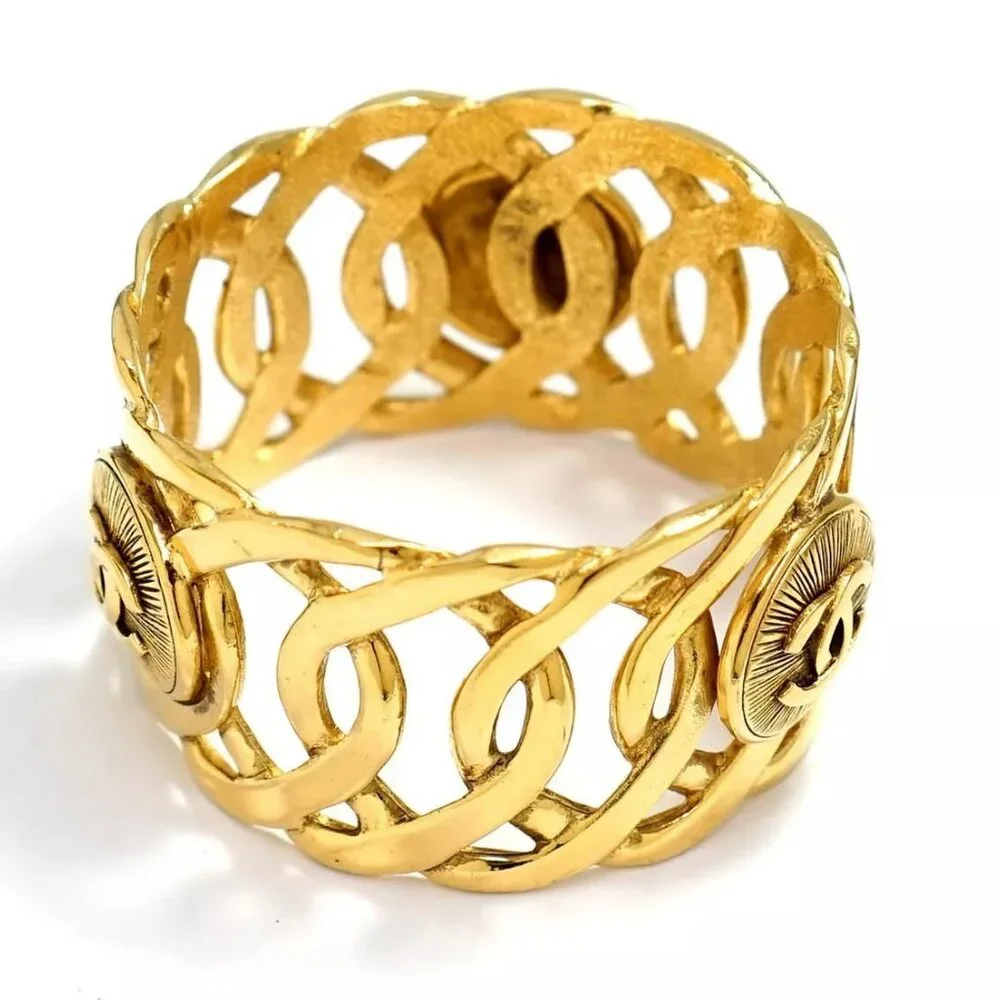 CHANEL CC Logo Round Bangle Bracelet 8.2" Gold Tone Auth w/Box w11581 - Picture 2 of 5